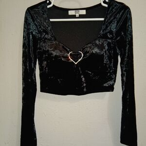 MADDEN NYC Junior's Medium Velour Top With Rhinestone Heart